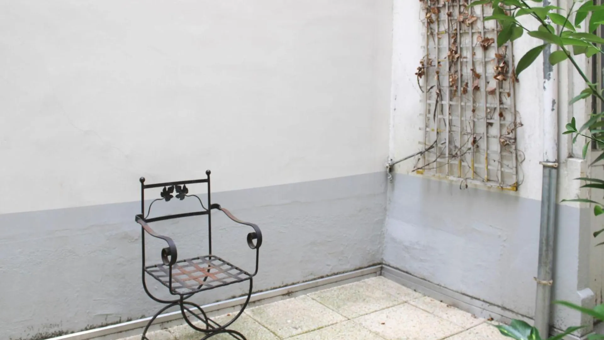 Comfortable With Beautiful Brightness Apartment Paris