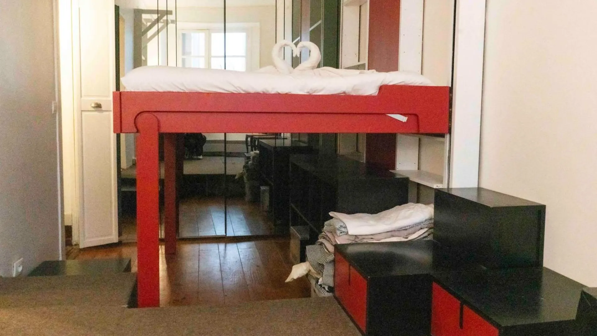 Comfortable With Beautiful Brightness Apartment *